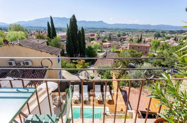 Maison de caractère du XVIIᵉ avec piscine, vue panoramique et fort potentiel . À 30 minutes d’Aix-en