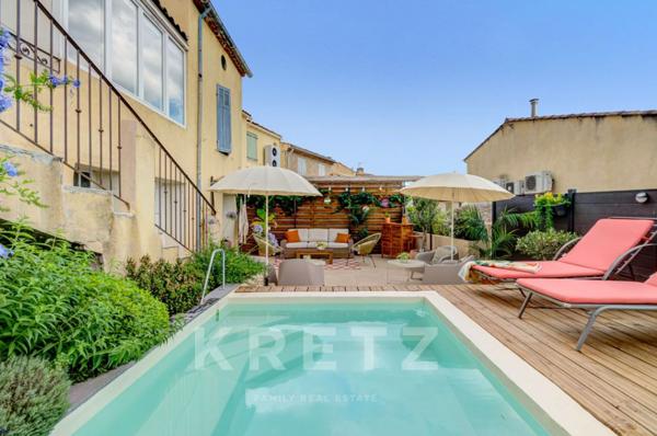Maison de caractère du XVIIᵉ avec piscine, vue panoramique et fort potentiel . À 30 minutes d’Aix-en