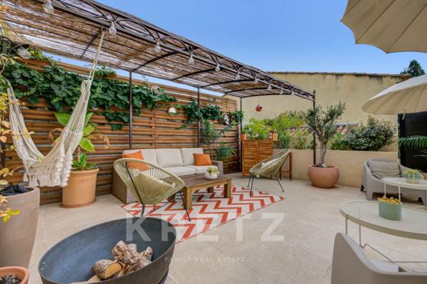 Maison de caractère du XVIIᵉ avec piscine, vue panoramique et fort potentiel . À 30 minutes d’Aix-en