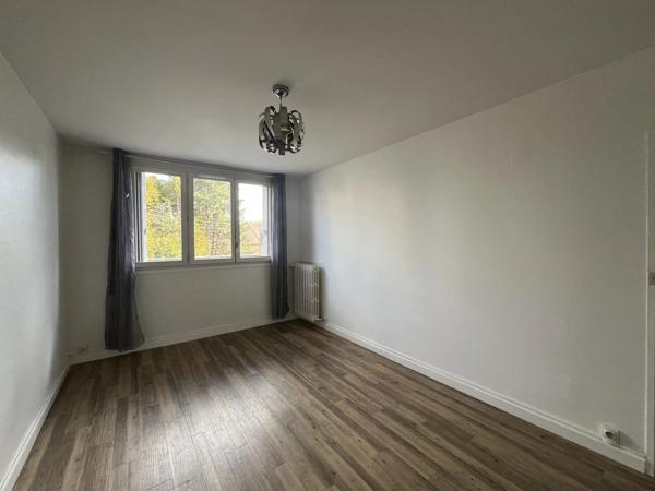 Location                                                      Appartement
                        
                     3 pièces                      56 m2                     à Chartres