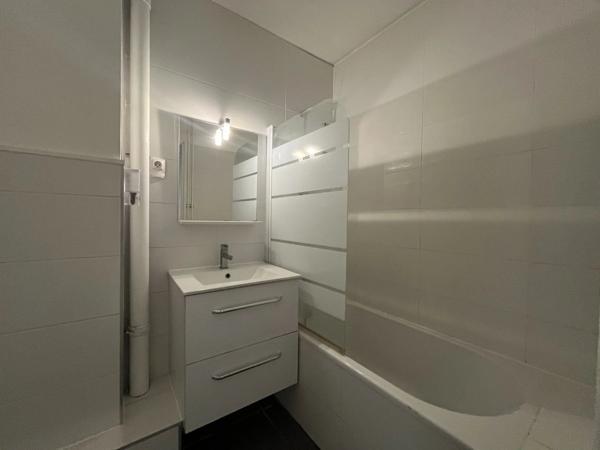 Location                                                      Appartement
                        
                     3 pièces                      56 m2                     à Chartres