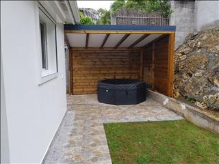 Les Abymes (97139) Villa F3 neuve meublée, agréable et fonctionnelle, située en pleine nature