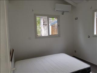 Les Abymes (97139) Villa F3 neuve meublée, agréable et fonctionnelle, située en pleine nature
