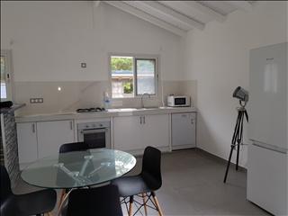 Les Abymes (97139) Villa F3 neuve meublée, agréable et fonctionnelle, située en pleine nature