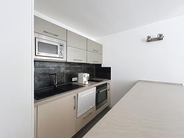 Vente
                Appartement54 m² - 2 Pièces -
                    BIARRITZ (64200)
