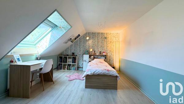 Maison 8 pièces de 169 m² à Merville (59660)