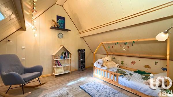 Maison 8 pièces de 169 m² à Merville (59660)