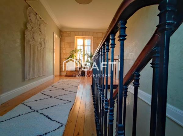 Demeure de prestige, proche Bordeaux, trois maisons