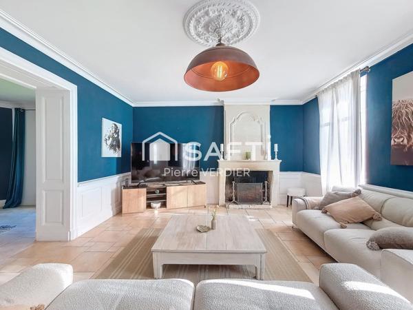 Demeure de prestige, proche Bordeaux, trois maisons