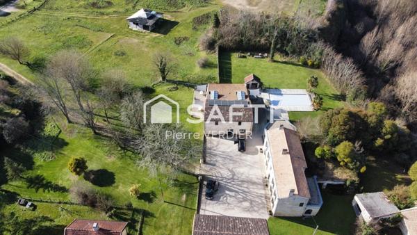 Demeure de prestige, proche Bordeaux, trois maisons