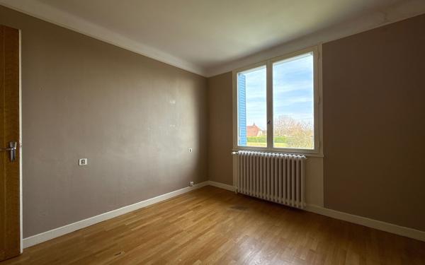 Maison à vendre    5 pièces •  Tavaux