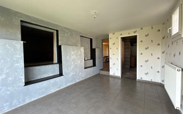 Maison à vendre    5 pièces •  Tavaux