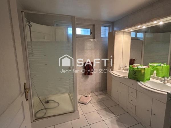 Maison de ville avec jardin, emplacement privilégié