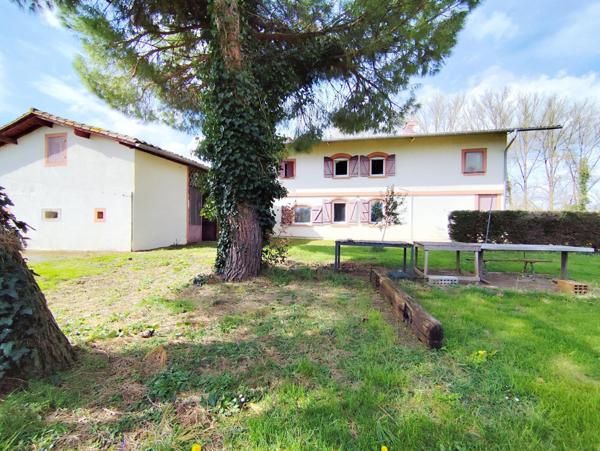 Immeuble de rapport 4 appartements et une maison