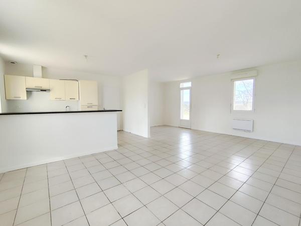 Immeuble de rapport 4 appartements et une maison