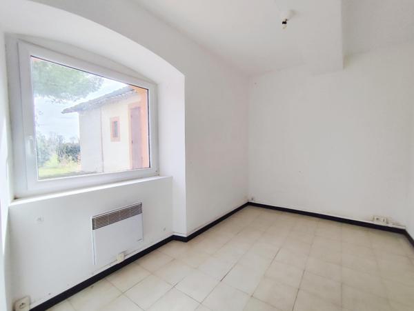 Immeuble de rapport 4 appartements et une maison