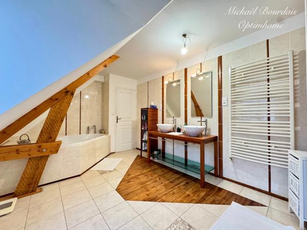 🏡 Maison familiale de 194 m² habitables – 5 chambres – Sous-sol total de 104 m² – Secteur La Suze-sur-Sarthe (72)