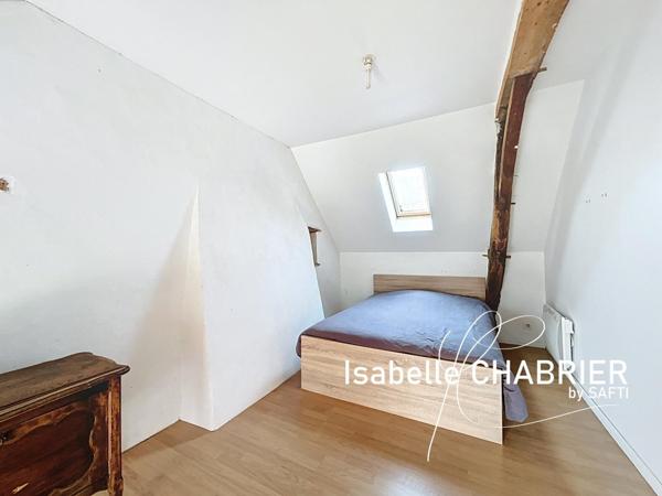 FOUGERE, MAISON EN CAMPAGNE AVEC DEPENDANCES