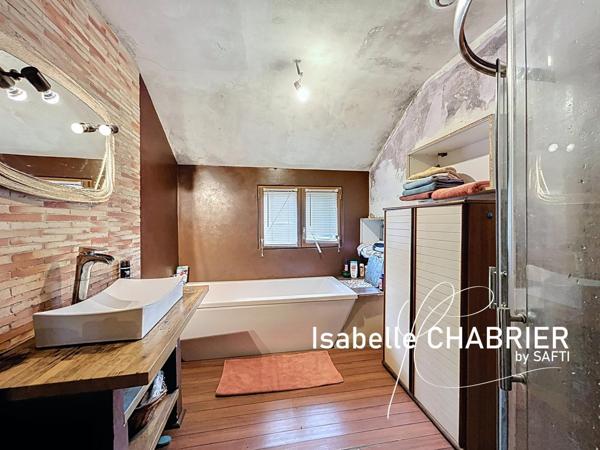 FOUGERE, MAISON EN CAMPAGNE AVEC DEPENDANCES