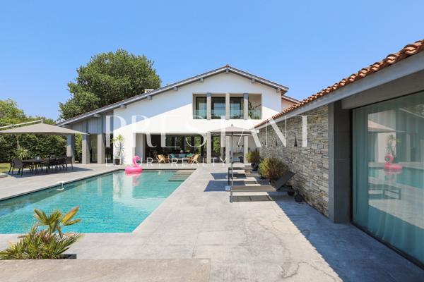 ALANETXEA – Location de vacances à Arbonne, Pays Basque près de Biarritz, villa avec piscine – 8 personnes, ARBONNE