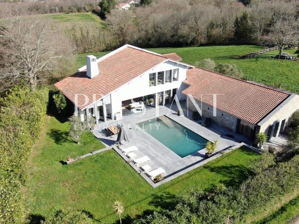 ALANETXEA – Location de vacances à Arbonne, Pays Basque près de Biarritz, villa avec piscine – 8 personnes, ARBONNE