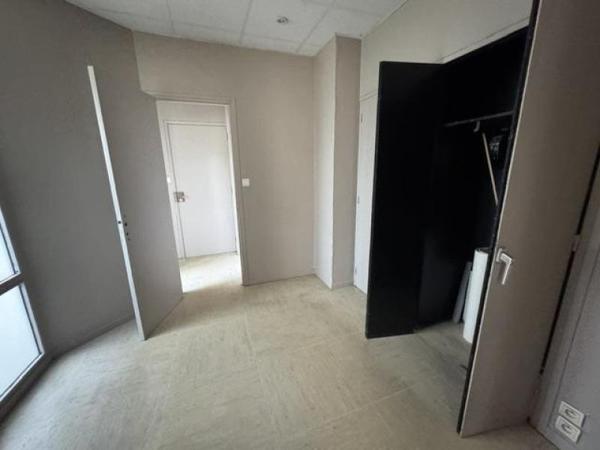 Bureau à Louer à VALENCIENNES 800 €