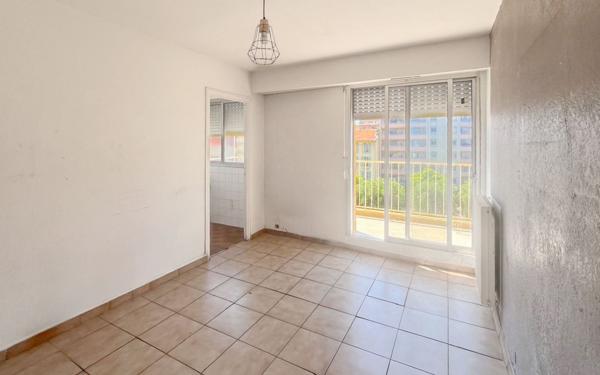 Appartement à vendre    1 pièce • 19,81 m2 Nice