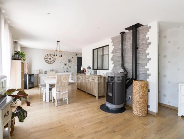 À découvrir sans tarder : Belle maison familiale rénovée avec goût, à 10 min de Castres !