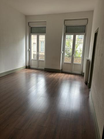 APPARTEMENT T3 DANS IMMEUBLE EN PIERRE Bordeaux (33000)