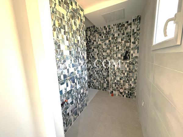 Villa 5 pièce(s) 4 chambre(s) 170 m²