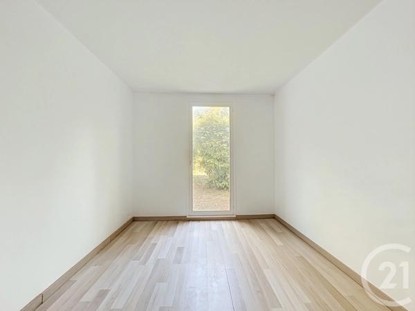 Appartement F5 à vendre  5 pièces - 96,57 m 2   NANDY  - 77