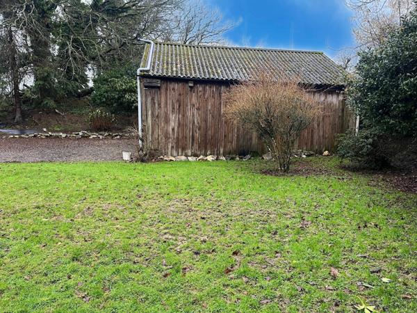 Longère avec hangar située à Leuhan proche bourg