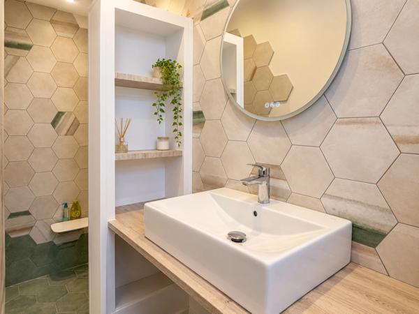 MAISON INDIVIDUELLE, 3 CHAMBRES, SOUS-SOL COMPLET ET JARDIN CLOS