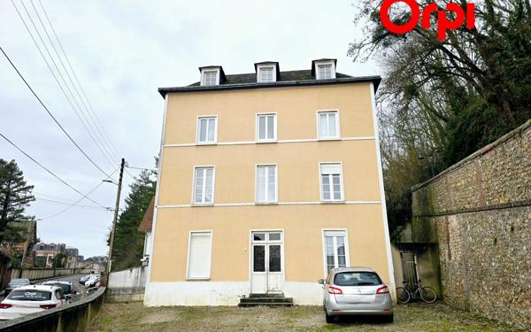 Immeuble à vendre    7 pièces •  Bernay