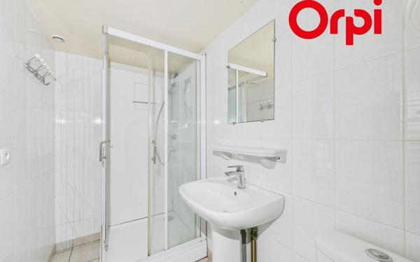 Immeuble à vendre    7 pièces •  Bernay