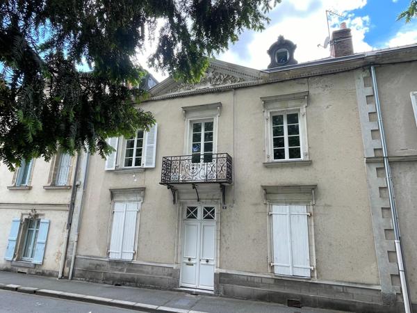 Maison de Ville   7 pièces (5 chambres) - Laval Préfecture