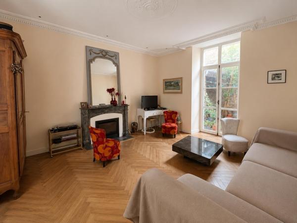 Maison de Ville   7 pièces (5 chambres) - Laval Préfecture