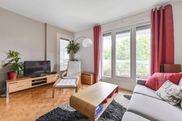Vente
                Appartement103 m² - 5 Pièces -
                    SURESNES (92150)