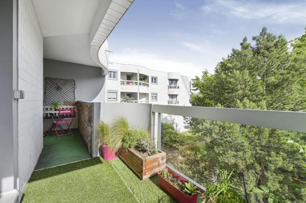 Vente
                Appartement103 m² - 5 Pièces -
                    SURESNES (92150)