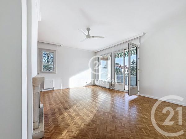 Appartement T3 à vendre  4 pièces - 93,66 m2 CHARBONNIERES LES BAINS - 69