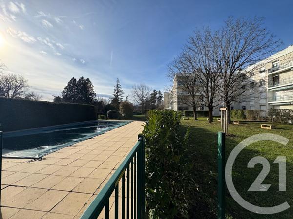 Appartement T3 à vendre  4 pièces - 93,66 m2 CHARBONNIERES LES BAINS - 69