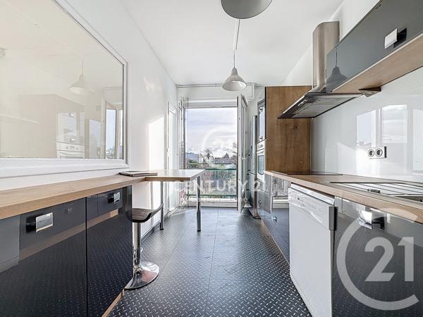 Appartement T3 à vendre  4 pièces - 93,66 m2 CHARBONNIERES LES BAINS - 69