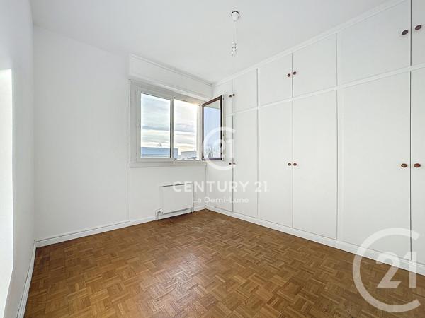Appartement T3 à vendre  4 pièces - 93,66 m2 CHARBONNIERES LES BAINS - 69