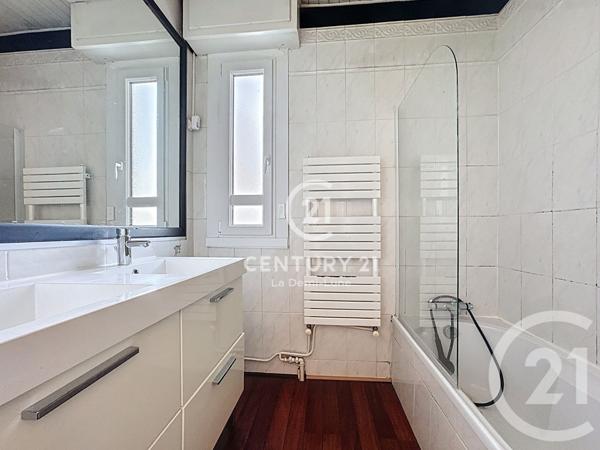 Appartement T3 à vendre  4 pièces - 93,66 m2 CHARBONNIERES LES BAINS - 69