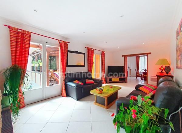 MAISON 5 PIECES 386 500 EUROS