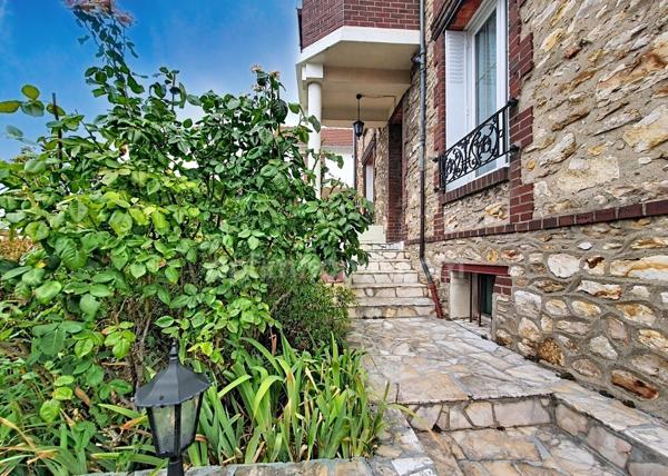 MAISON 5 PIECES 386 500 EUROS