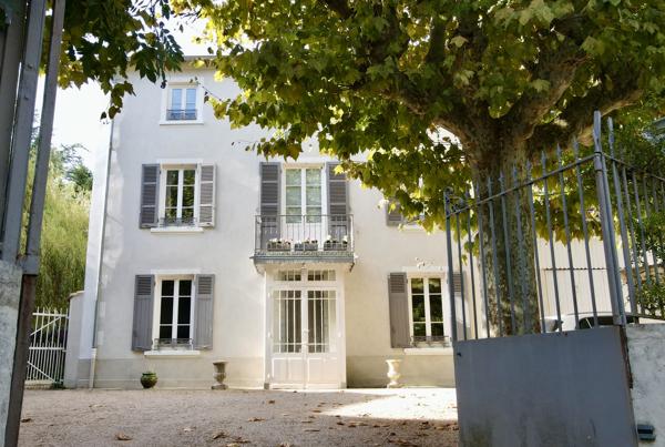 Propriété ancienne en coeur de village