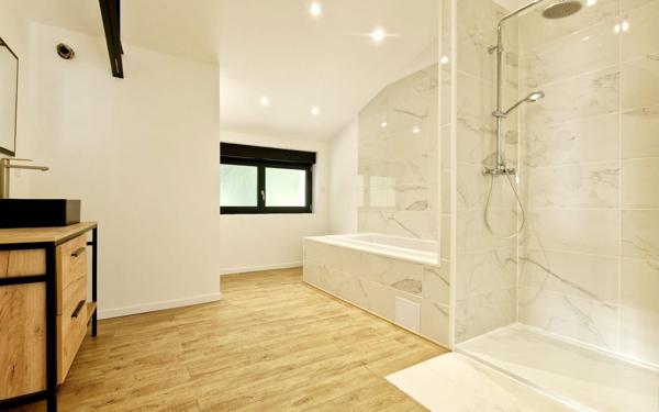 Maison à vendre    7 pièces • 285 m2 Saint-Quentin