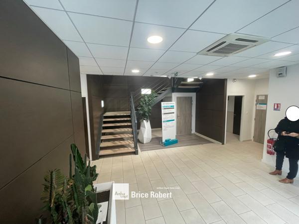 Bureaux à louer à Dardilly immeuble dernière génération avec parking