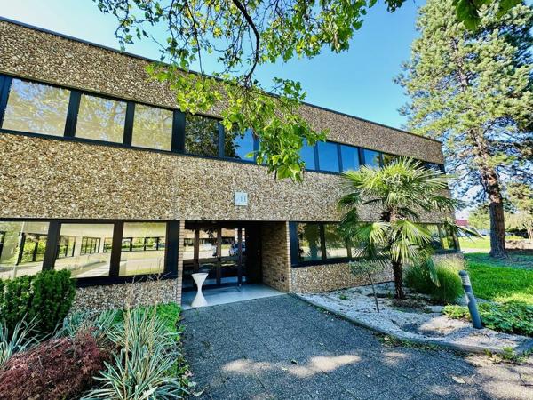 BUREAUX à LOUER de 594 m²